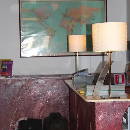 Sallustio فندق *